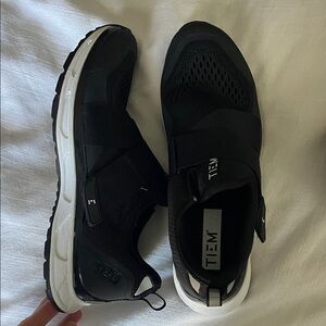 Tiem cycle shoes - like new